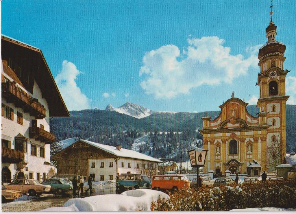 Oostenrijk, Götzens met auto's , Fiat 850 Spider, Verzamelen, Ansichtkaarten | Buitenland, Ophalen of Verzenden, 1960 tot 1980