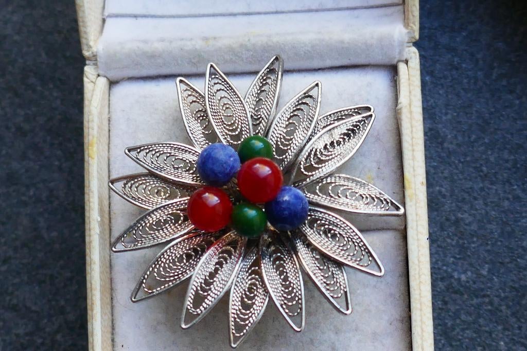 Zilveren vintage broche met edelstenen, 4 tot 7 cm, Verzenden, Zo goed als nieuw, Met edelsteen