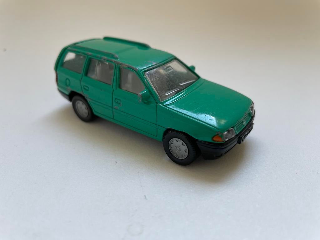 model Opel Astra Caravan (stationcar) groen Siku 1/50, Ophalen of Verzenden, Gebruikt, Auto, SIKU