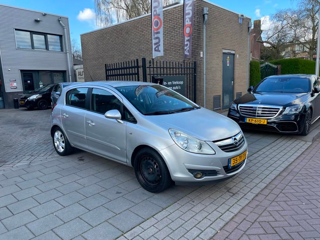 Opel Corsa 1.4-16V Cosmo 3e Eigenaar! Airco PDC NAP APK, Voorwielaandrijving, 1063 kg, Gebruikt, 4 cilinders