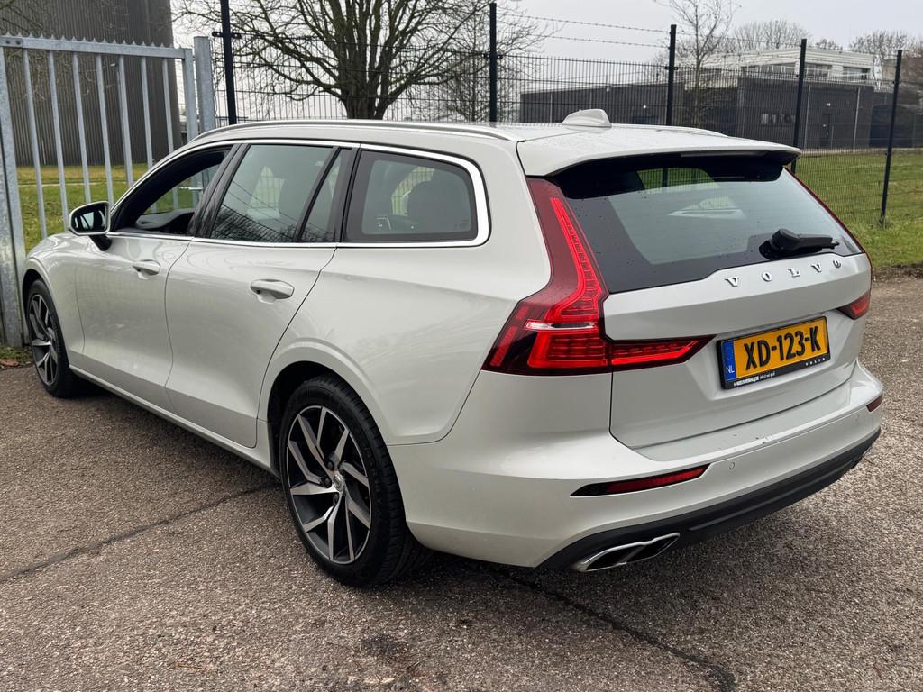Volvo V60 2.0 D4 190PK Momentum Leder LED Camera Nw Model, Auto's, Volvo, Gebruikt, Euro 6, Diesel, 22 km/l