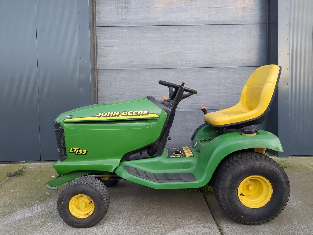 John Deere LT133  + nieuwe maaidek, Tuin en Terras, Zitmaaiers, Gebruikt, Versnellingen, 90 tot 120 cm, Ophalen