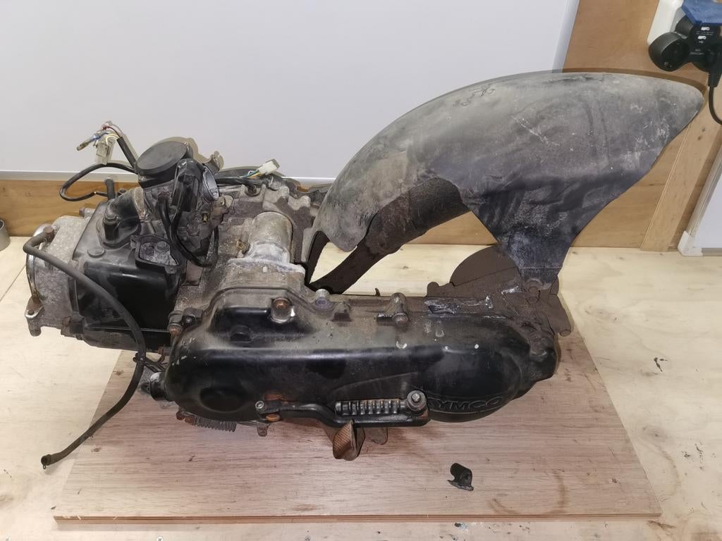 Motorblok gy6 12 inch kymco / znen    schokbreker afgebroken, Ophalen, Gebruikt, Blok, Overige merken