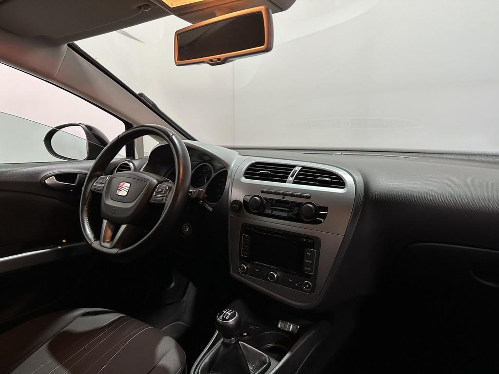 SEAT Leon 1.2 TSI Ecomotive Businessline COPA - Navi / Bluet, Voorwielaandrijving, Euro 5, Gebruikt, 4 cilinders