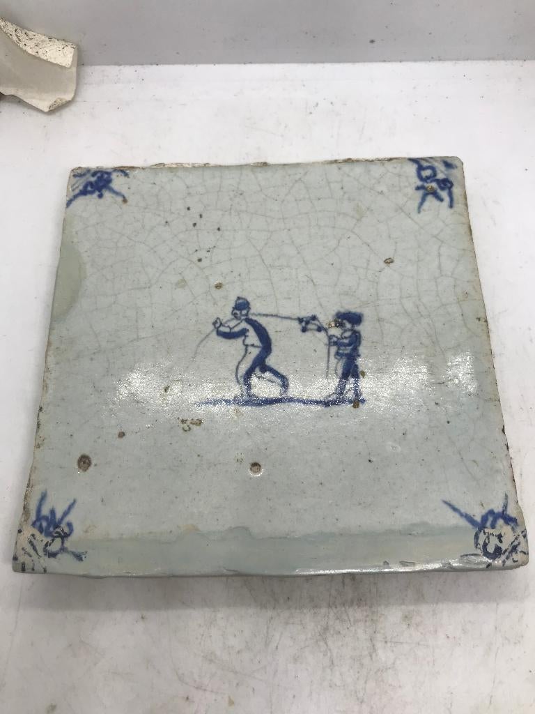 antiek tegel kinderspelen vliegeren, Ophalen of Verzenden