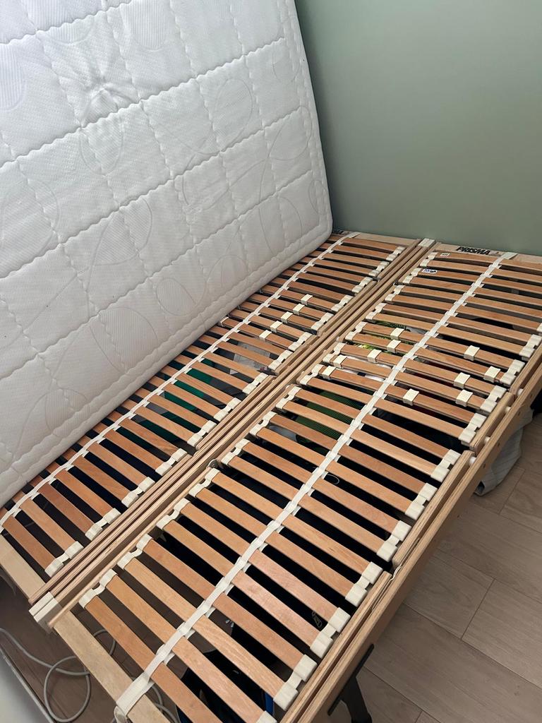 Boxspring met lattenbodem 140x200 incl. matrassen, Huis en Inrichting, Slaapkamer | Matrassen en Bedbodems, Ophalen, Zo goed als nieuw