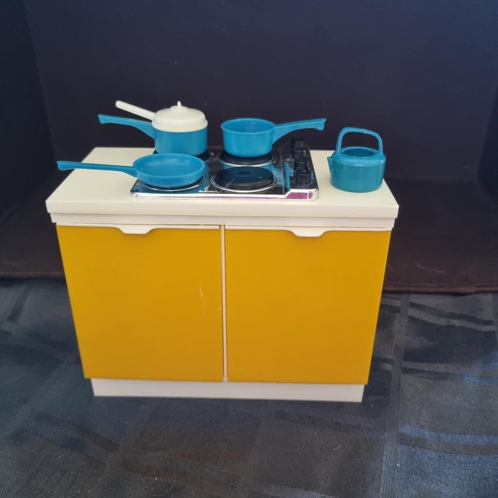 Fornuis miniatuur voor Sindy pop van Pedigree + pan keuken, Verzamelen, Ophalen of Verzenden, Zo goed als nieuw, Poppenhuis