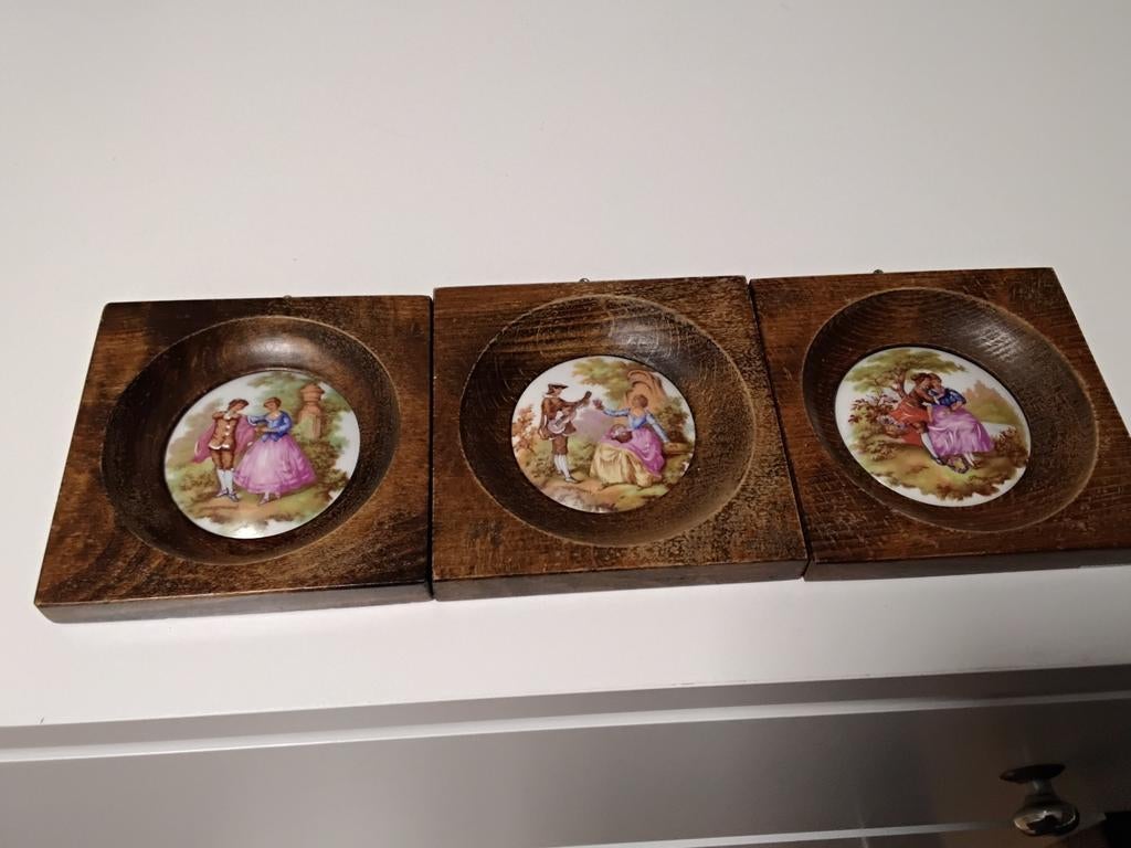 3 schilderij lijsjes met Franse limoges porselein, Ophalen, Zo goed als nieuw, Porselein, Bord of Schaal