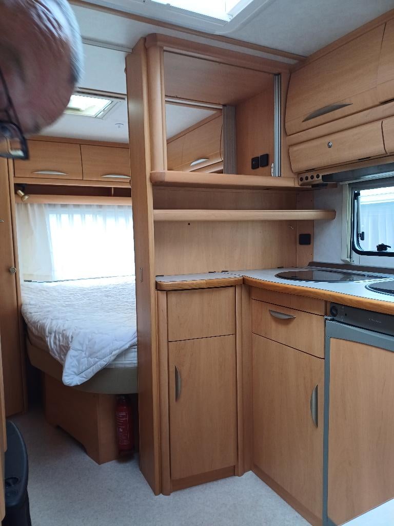 Prachtige Fendt Saphir 470TF caravan met mover en stalling !, Caravans en Kamperen, Kachel, Rondzit, 50 kg of minder, Particulier