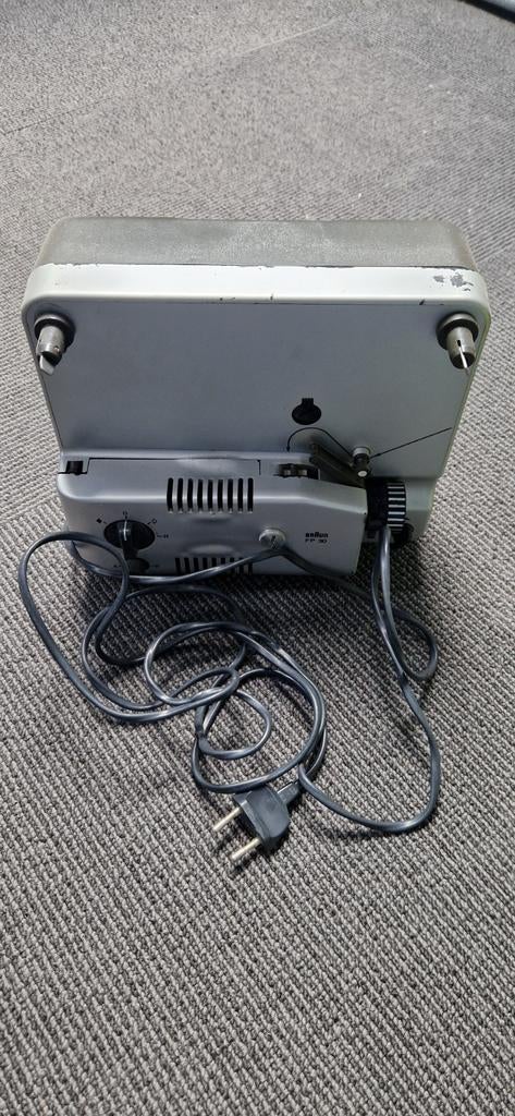 Braun FP 30 Super 8 Filmprojector - Vintage & Werkend, Ophalen of Verzenden, Gebruikt, Met scherm