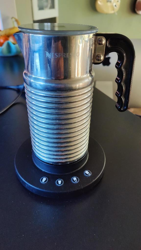 Nespresso Melkopschuimer, Witgoed en Apparatuur, Melkopschuimers, Ophalen, Zo goed als nieuw, Elektrische melkopschuimer