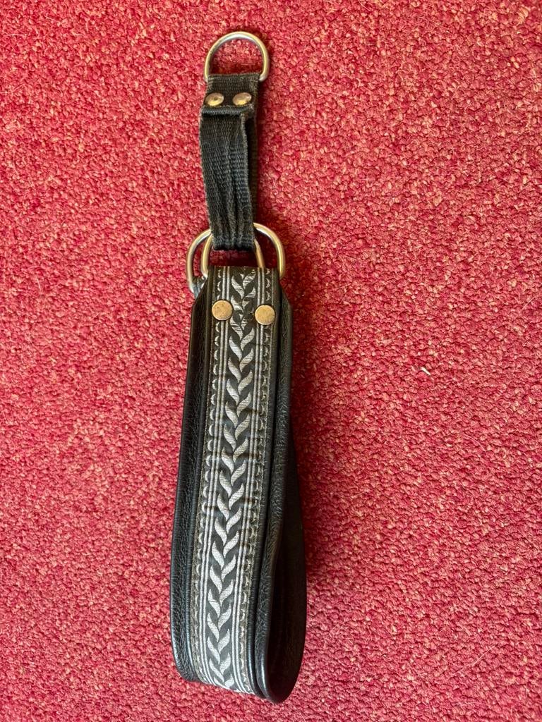 Handgemaakte halsband, Dieren en Toebehoren, Hondenhalsbanden en Penningen, Ophalen of Verzenden, Handgemaakt, Gebruikt