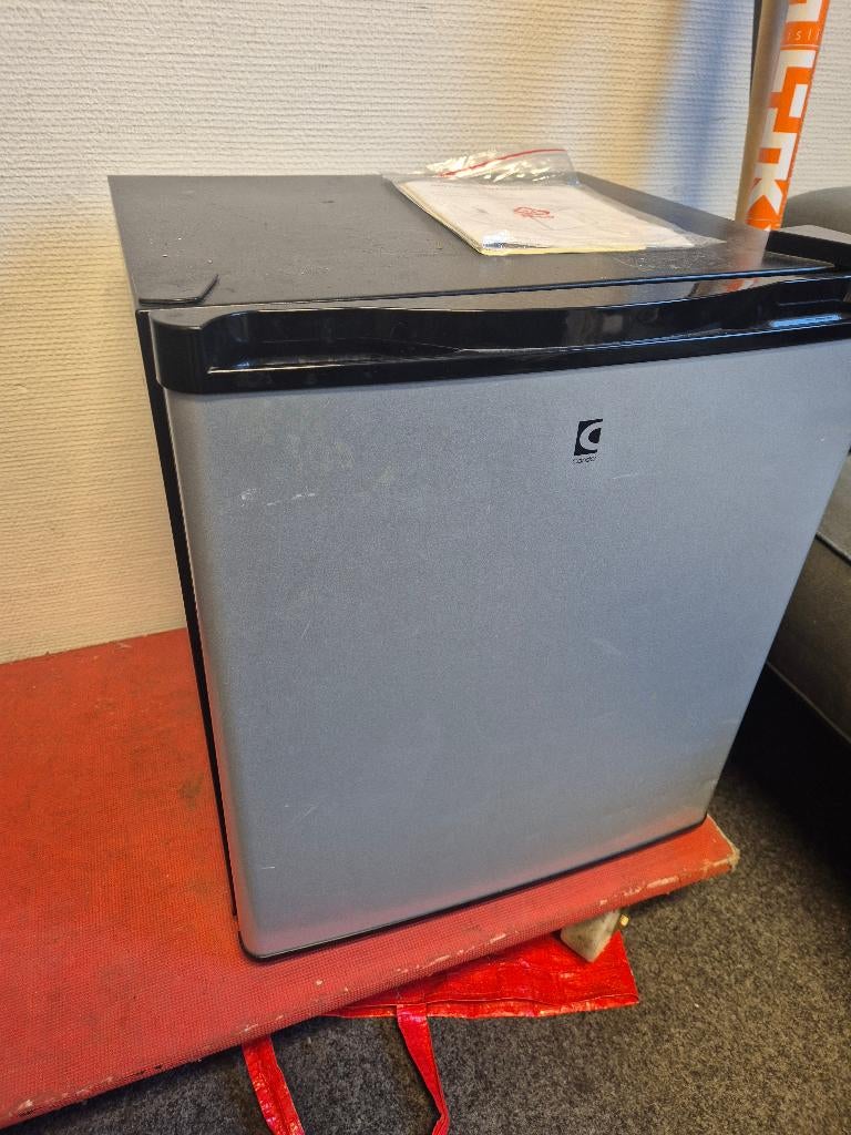 Candor Koelkast / minifridge type CR-40a, Witgoed en Apparatuur, Koelkasten en IJskasten, Ophalen, Minder dan 45 cm, 160 cm of meer