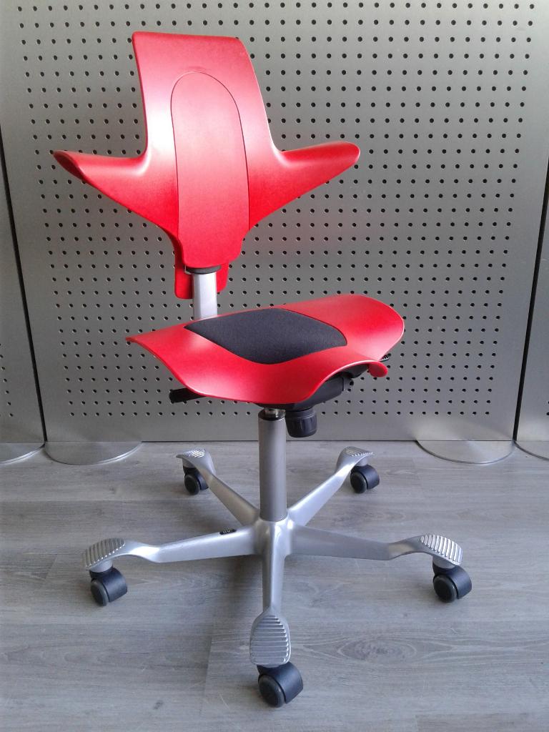 3x HAG Capisco Puls 8010 (Medium) (Rood/Zwart), Prachtig!, https://www.flokk.com/nl/netherlands/hag, HÅG, Ophalen of Verzenden