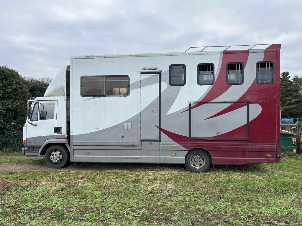 Paardenvrachtwagen - Klaar voor gebruik!, Dieren en Toebehoren, Paarden en Pony's | Trailers en Aanhangwagens, Ophalen, Gebruikt