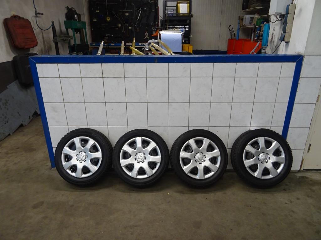 WINTERBANDEN: Peugeot 107 Continental WinterContact 15565R14, Auto-onderdelen, Banden en Velgen, Ophalen, 14 inch, Gebruikt, 155 mm