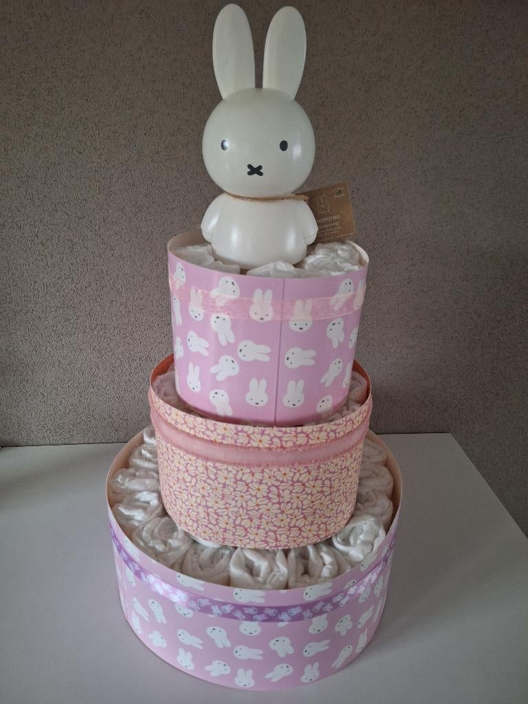 Luiertaart drielaags roze nijntje - Retro Daisy, Ophalen of Verzenden, Nieuw, Kraamcadeau