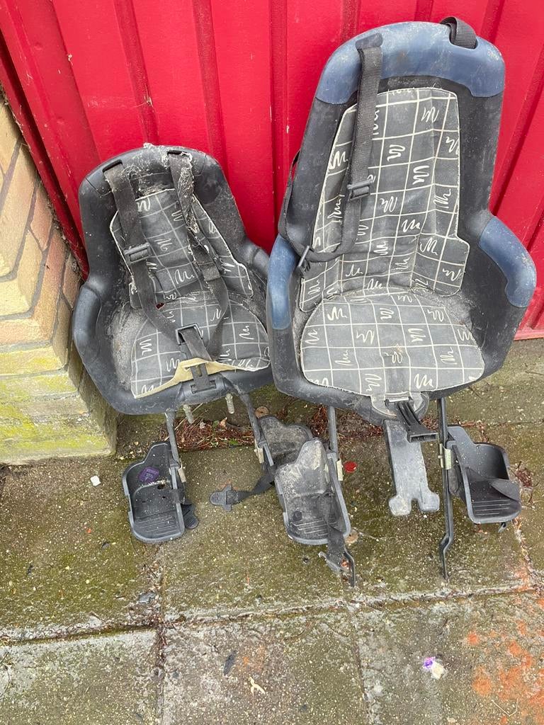 Twee oude fietsstoeltjes, Ophalen, Zo goed als nieuw