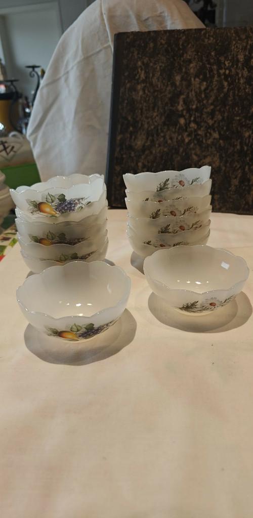 schaaltjes arcopal 7 fruit 7 margriet diam 10 cm, Huis en Inrichting, Keuken | Servies, Nieuw, Ophalen of Verzenden, Overige stijlen