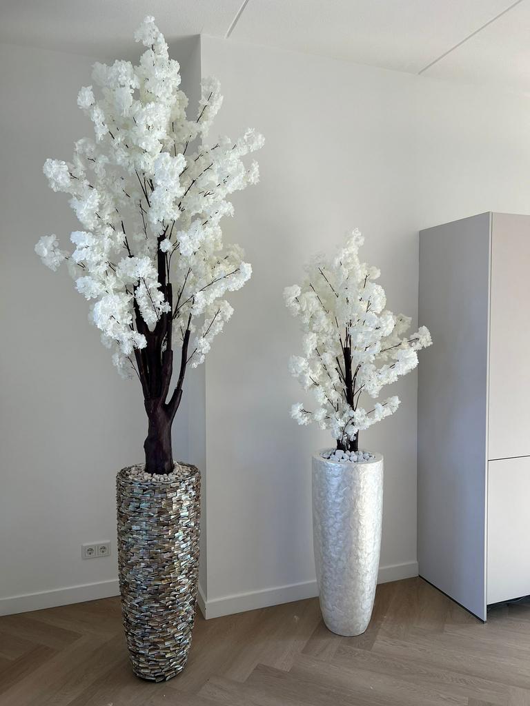 Luxe schelpenvazen met bloesemboom, Huis en Inrichting, Woonaccessoires | Vazen, Wit, Aardewerk of Porselein, Ophalen of Verzenden