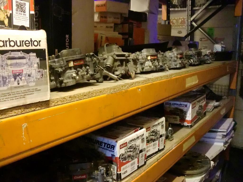 carburateurs intakes edelbrock chevrolet small block v8 350, Ophalen, Gebruikt, Overige automerken