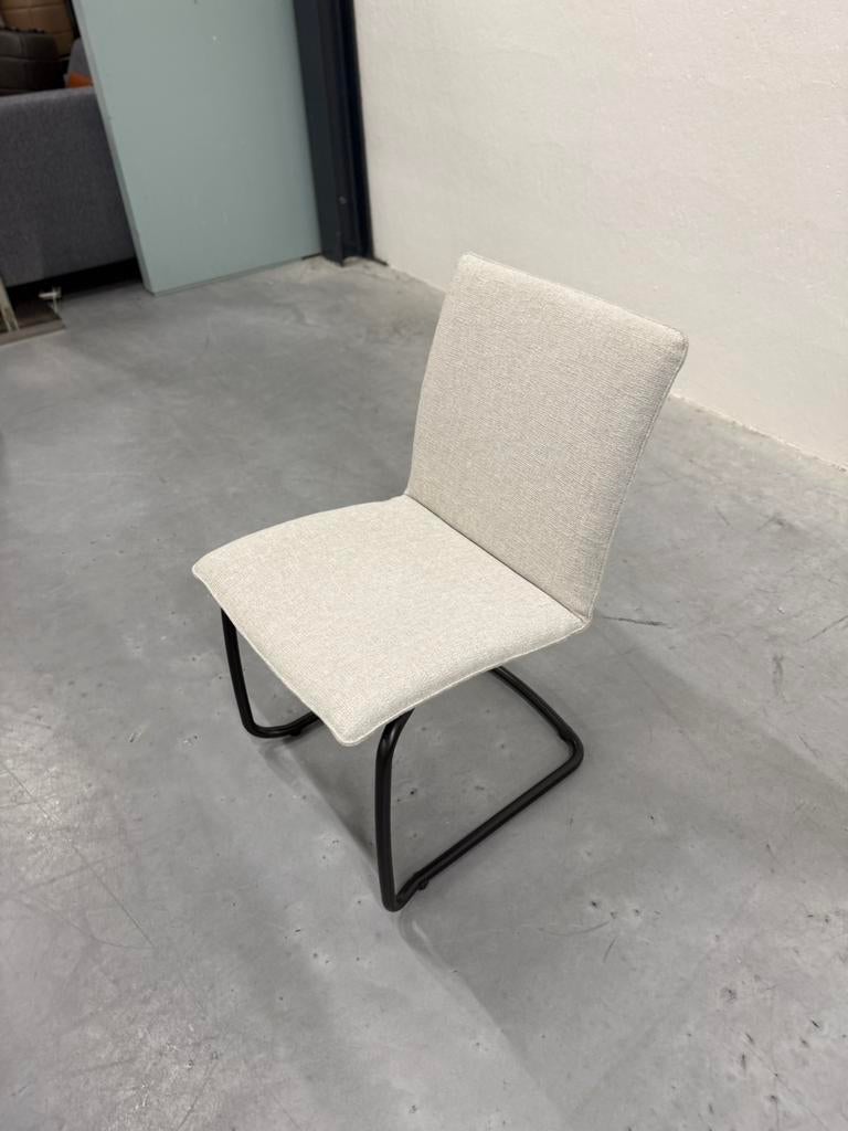 Nieuw Leolux Freyr eetkamerstoel Evla stof Design stoel, Huis en Inrichting, Stoelen, Leolux, Overige kleuren, Nieuw, Ophalen of Verzenden