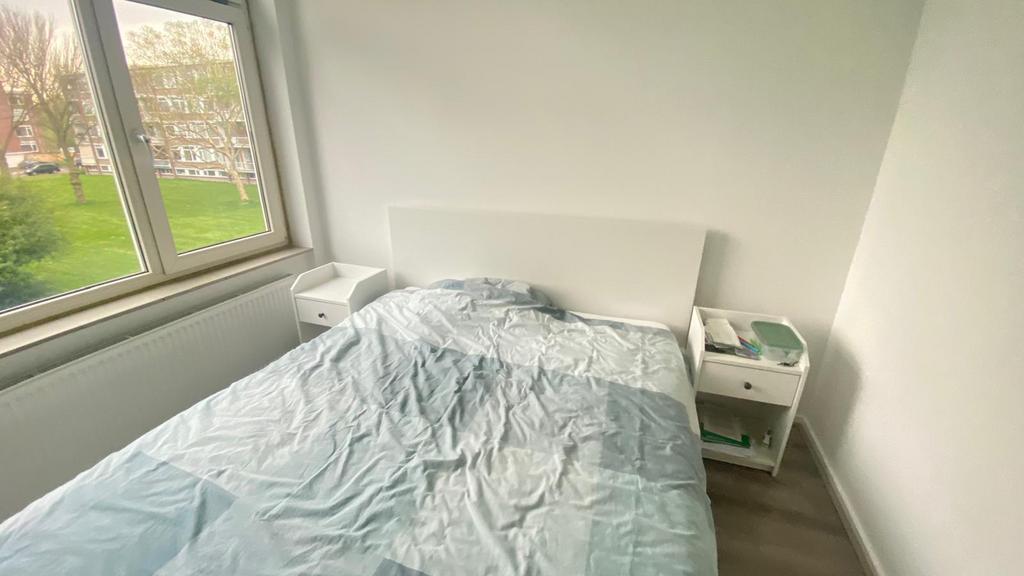 Malm bed + 2 sidetables Hauga ikea, Huis en Inrichting, Slaapkamer | Bedden, Ophalen of Verzenden