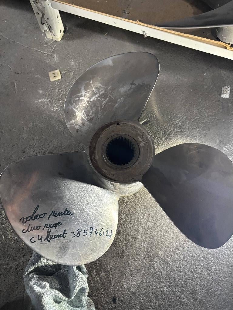 Diverse soorten schroeven nog in goede staat