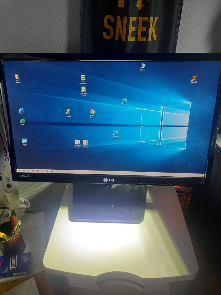 Monitor 22 inch LG, Ophalen, Full HD, Zo goed als nieuw, Ingebouwde speakers