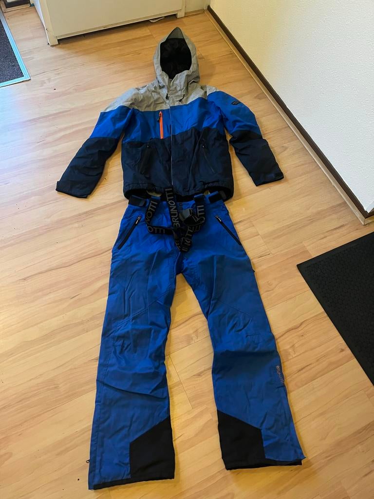 Zeer nette skipak, skijas met  skibroek. Merk Brunotti, 140 tot 160 cm, Zo goed als nieuw, Kleding, Skiën