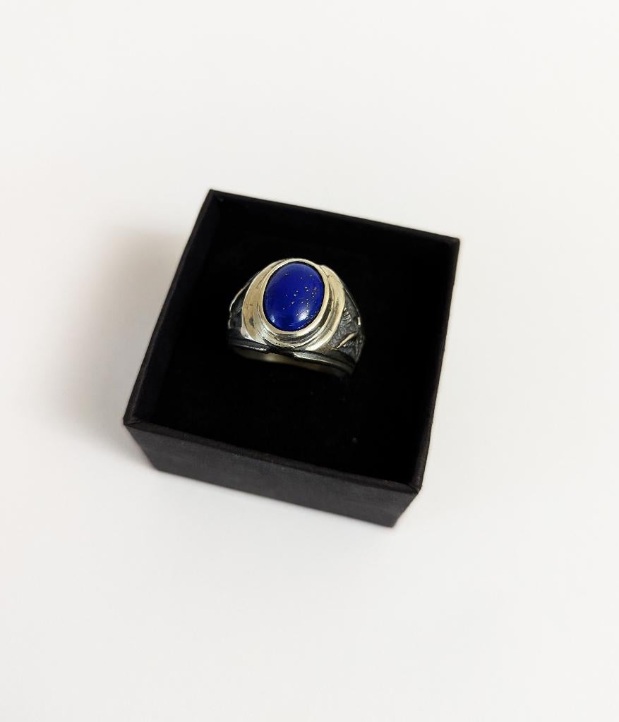 Zilveren herenring met met natuurlijke lapis lazuli, 20 of groter, Heer, Nieuw, Met edelsteen
