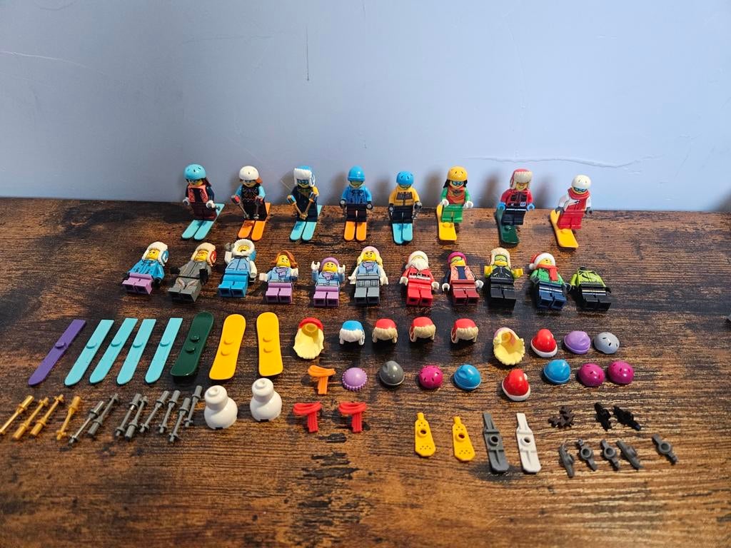 Lego minifiguren en accesoires winter / ski, Kinderen en Baby's, Speelgoed | Duplo en Lego, Ophalen of Verzenden, Zo goed als nieuw