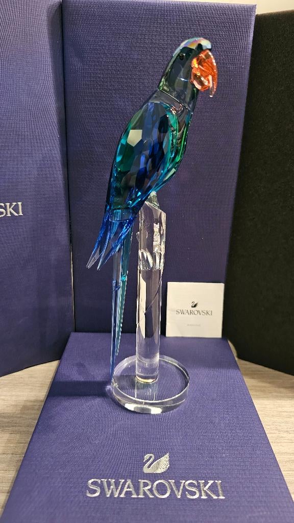 Swarovski Jungle Beats Groene Ara Banjo! NIEUW!, Verzamelen, Ophalen of Verzenden, Nieuw, Figuurtje