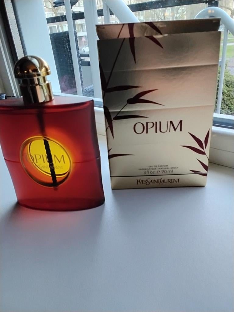 Opium eau De parfum, Ophalen of Verzenden, Zo goed als nieuw