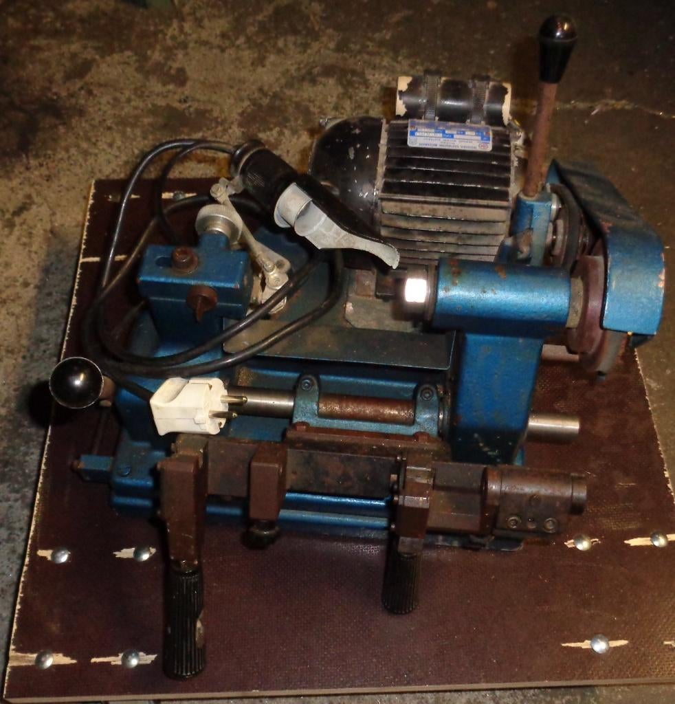 Sleutelkopieermachine, ICM, 230V, met partij sleutels, Ophalen, Gebruikt, Overige typen
