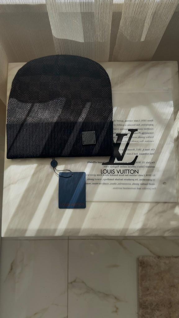 Zwarte muts, Ophalen, Nieuw