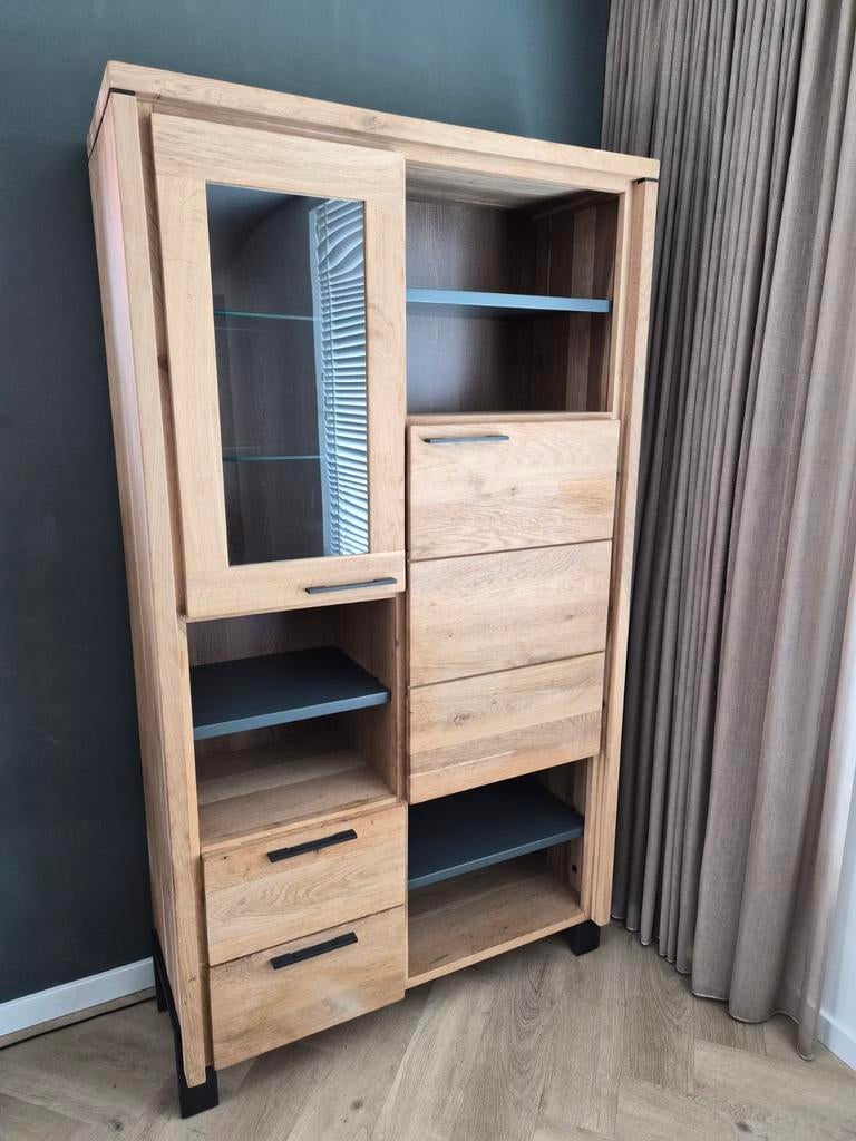 Henders & Hazel massief eiken kast met licht, Ophalen, Zo goed als nieuw