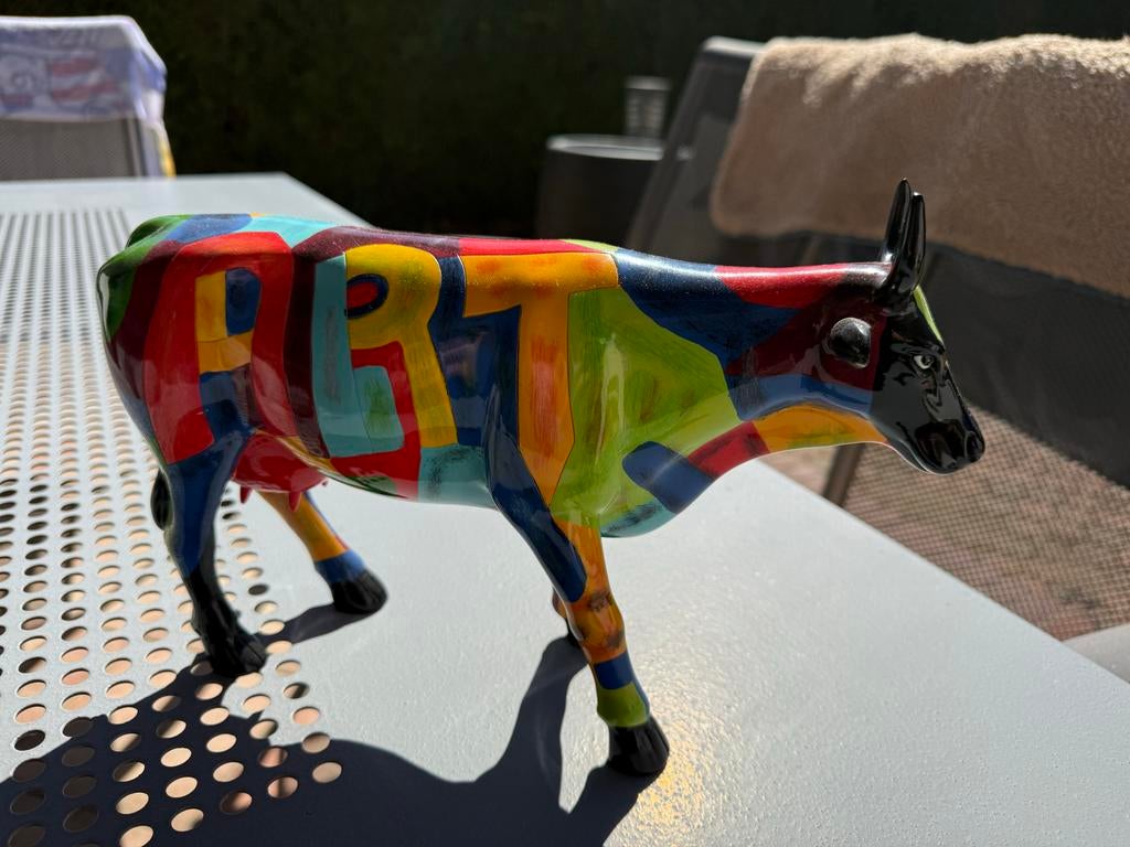 Koe beeldje met kleurrijk 'ART' patroon, Ophalen, Minder dan 20 cm, Kunststof, Zoogdier