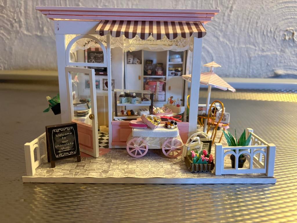 Miniatuurhuisje, Ophalen of Verzenden, Zo goed als nieuw