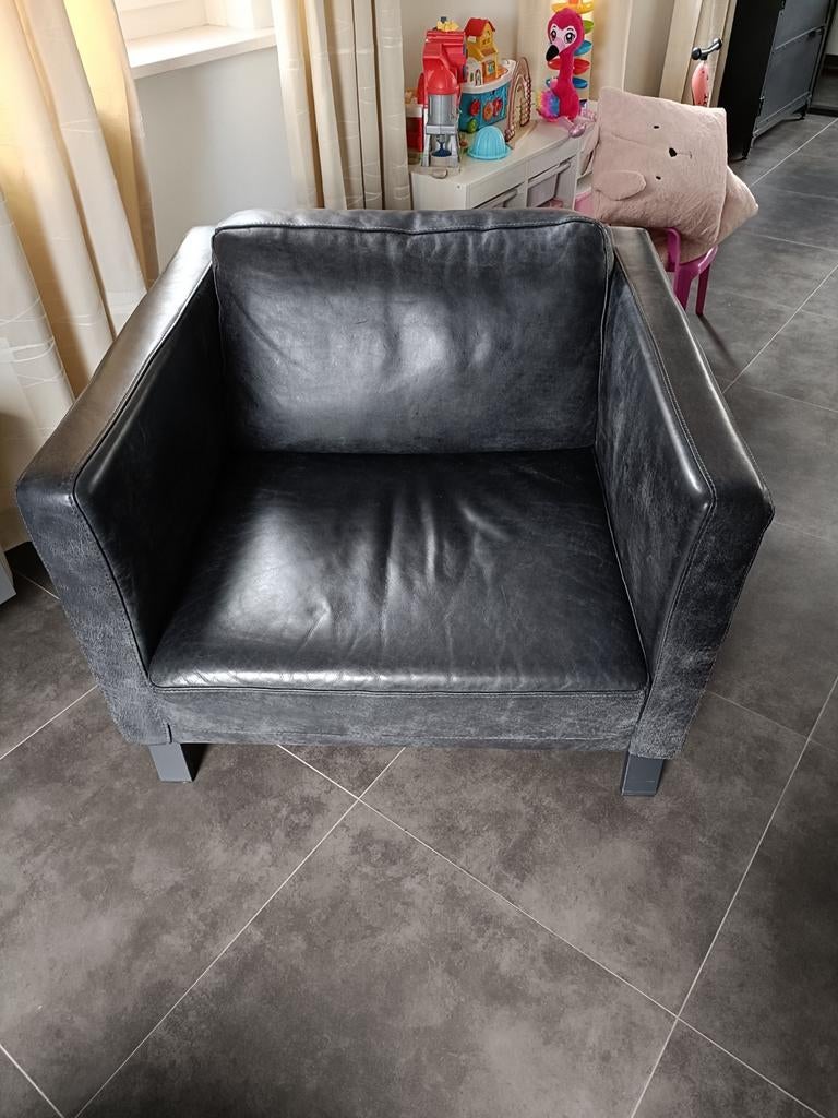 Donker grijze loveseat van Goossens, Huis en Inrichting, Fauteuils, Ophalen, Zo goed als nieuw, 75 tot 100 cm, Leer