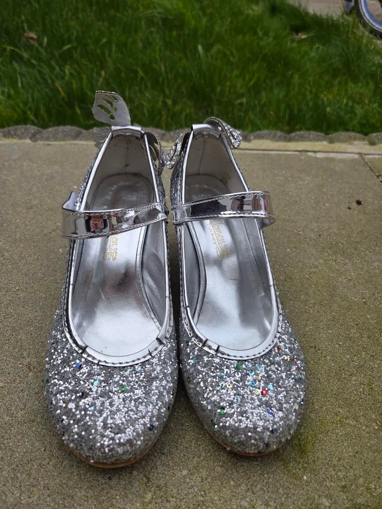 Zilveren glitter schoenen met vlinder, Ophalen, Gebruikt, Meisje, Schoenen