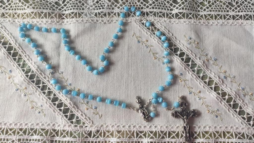 523 Prachtige blauwe rozenkrans met mooi kruis en tussenstuk, Ophalen of Verzenden, Zo goed als nieuw, Overige typen, Christendom | Katholiek