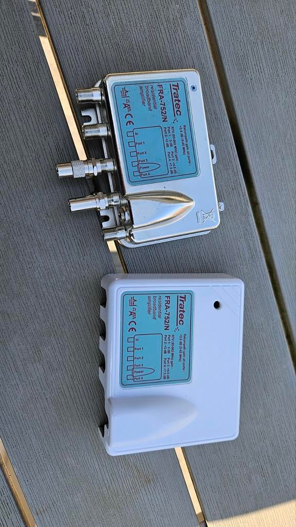 Tratec FRA-752/N Antenneversterker - 4 poorten, Audio, Tv en Foto, Audiokabels en Televisiekabels, Gebruikt, Overige kabels, Ophalen of Verzenden