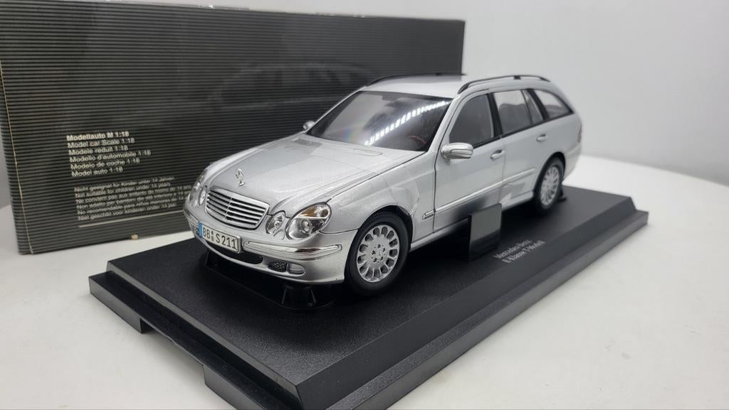 Mercedes Benz E-klasse T-Modell Zilver Grijs metallic, Hobby en Vrije tijd, Modelauto's | 1:18, Ophalen of Verzenden, Nieuw, Kyosho