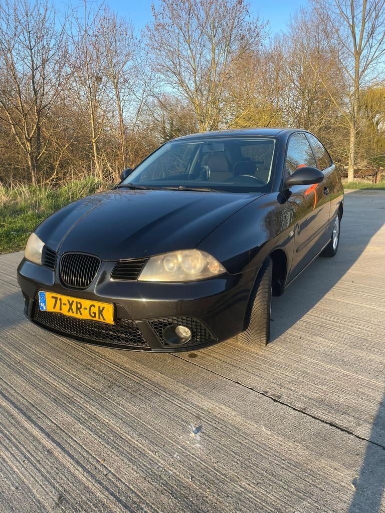 Seat Ibiza 1.6 77KW 3DRS 2007 Zwart, Auto's, Seat, Voorwielaandrijving, 40 €/maand, 4 cilinders, Handgeschakeld