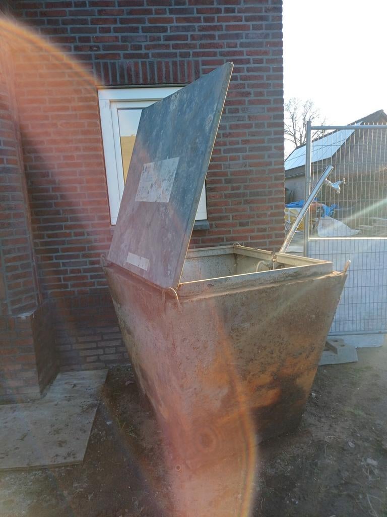 Zelfbouw waterput met kraan en deksel, Ophalen, Gebruikt