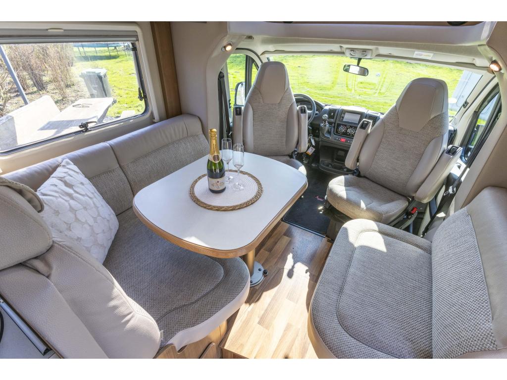 Hymer Gold Line T698 CL 2015 Queensbed EURO5 Vol opties, Caravans en Kamperen, Ringverwarming, Fiat, Koelkast, Luifel