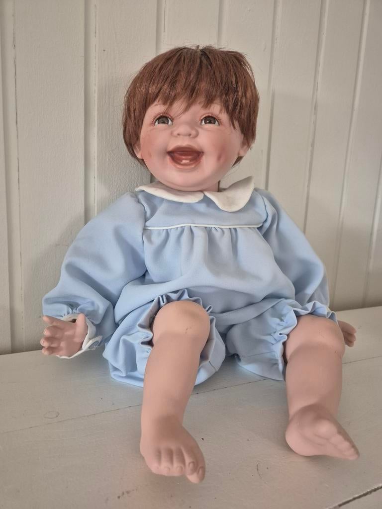 Realistische porseleinen pop, Verzamelen, Poppen, Ophalen of Verzenden, Zo goed als nieuw, Babypop, Levensecht of Reborn