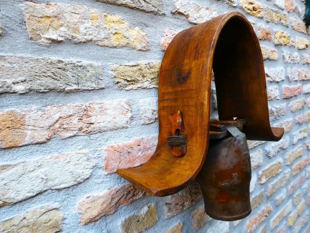 Unieke Franse koebel houten juk kraag band klepel van been, Antiek en Kunst, Ophalen of Verzenden