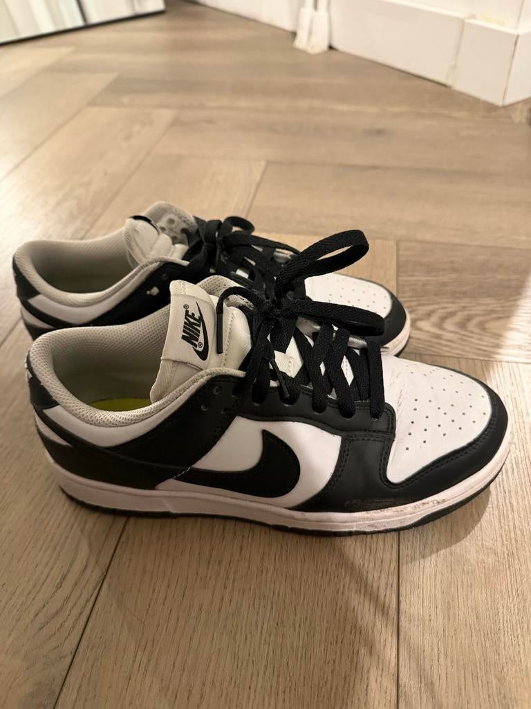 Originele Nike Dunk Low sneakers - Maat 39, Ophalen of Verzenden, Gedragen, Zwart, Sneakers of Gympen